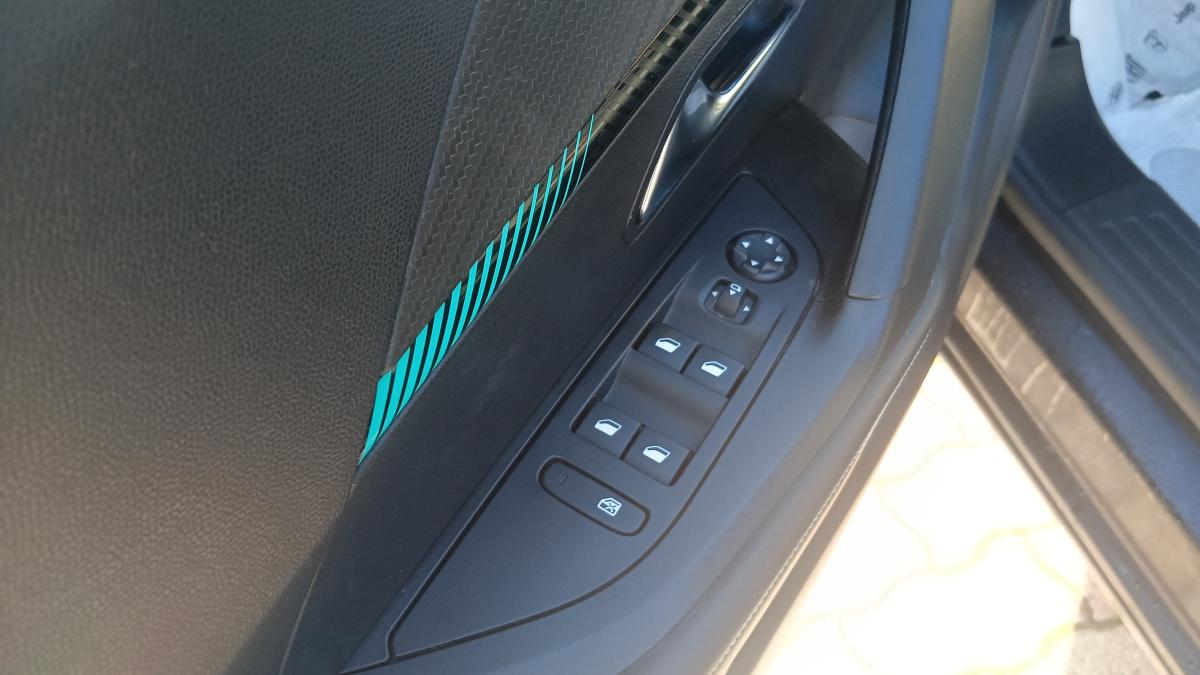 Peugeot 2008 1.5 BlueHDi 110 Allure 5 Porte